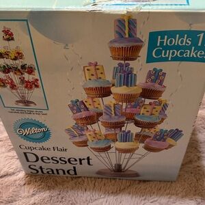 Wilton Cupcake Flair Dessert Stand - Silver